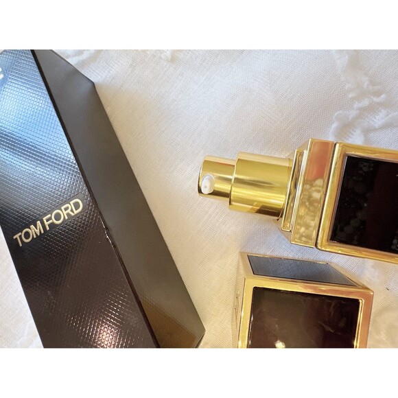 122255b2-a83d-4361-a3ca-  NIB Tom Ford Shade and Illuminate Soft Radiance Foundation Broad Spectrum SPF50